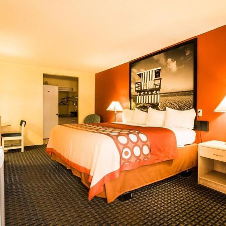 Hotel Super 8 By Wyndham Chipley Exteriér fotografie