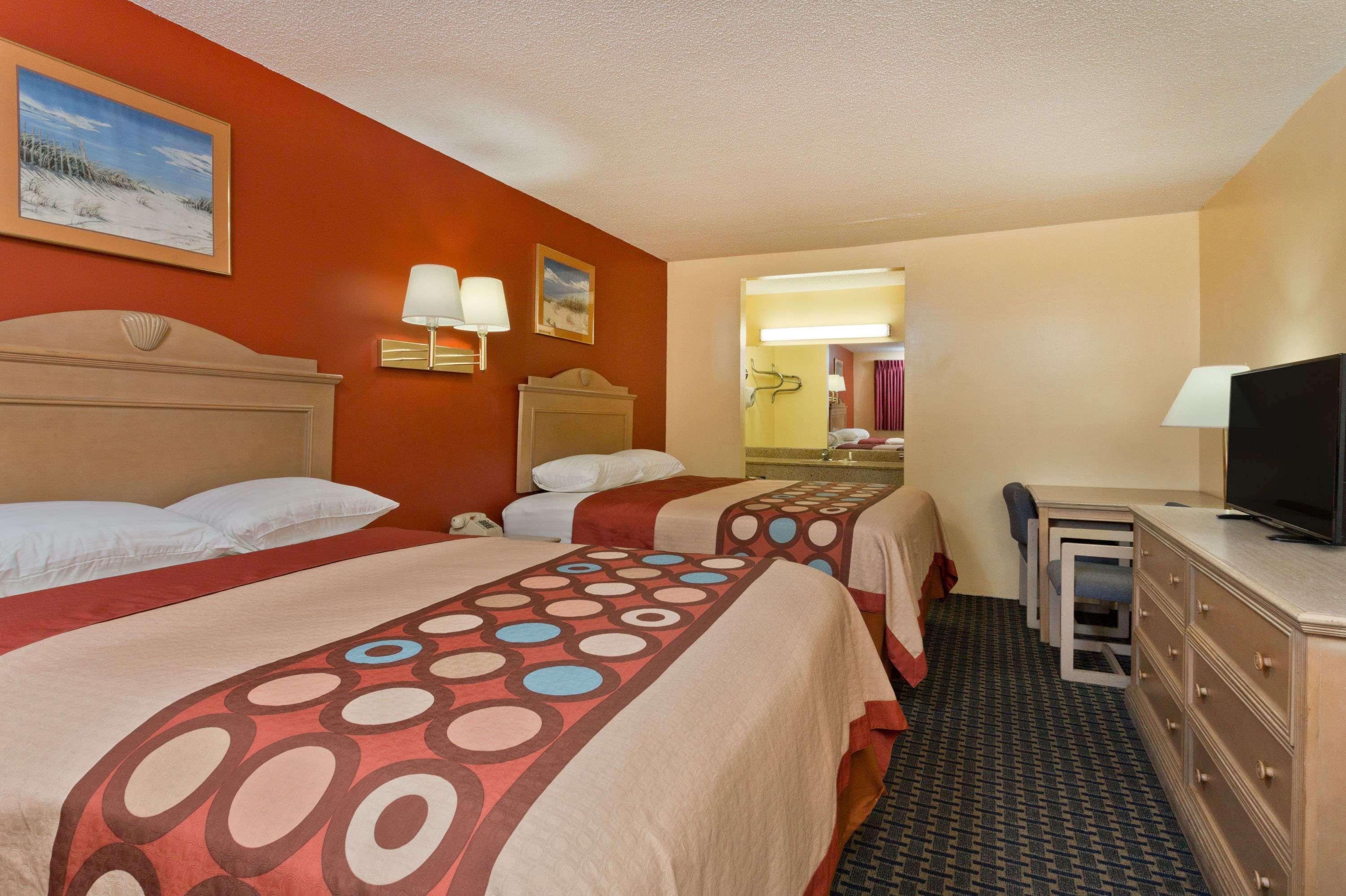 Hotel Super 8 By Wyndham Chipley Exteriér fotografie
